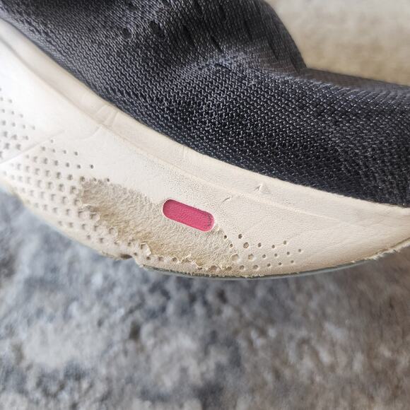 Brooks Ghost Max Women 8.5 D Athletic Black Wide Running Shoes 1203951D082 Flaw - Picture 9 of 13